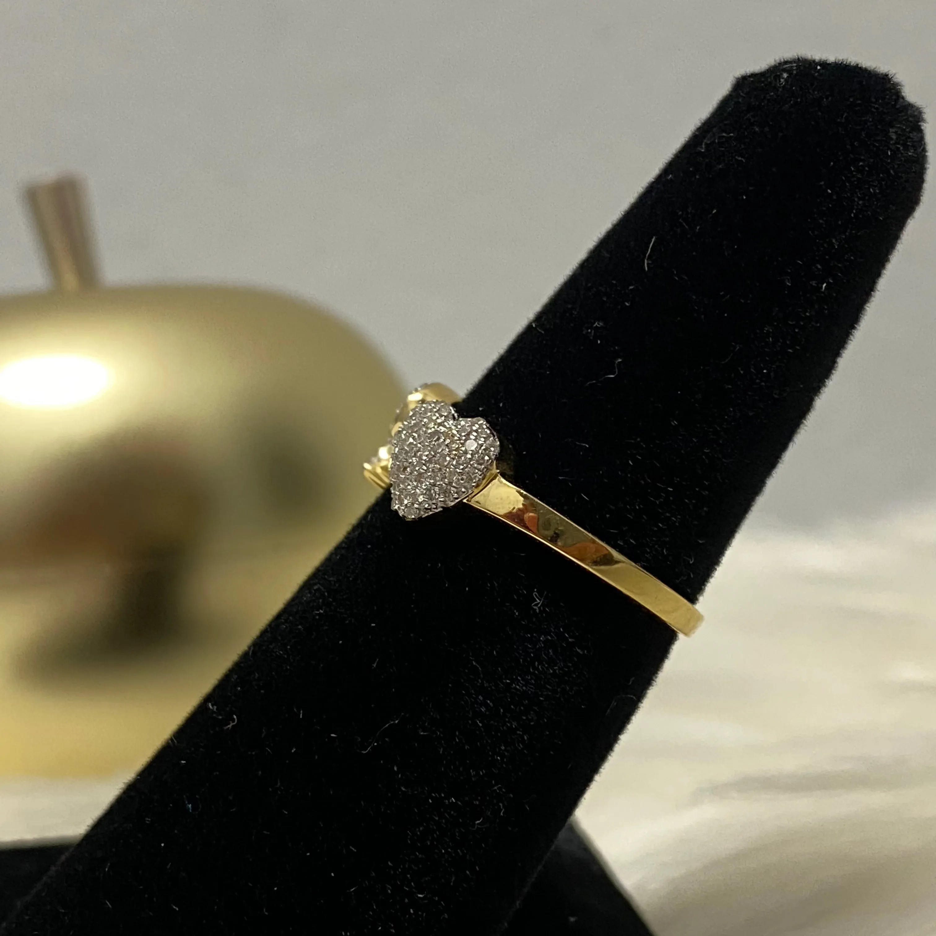 10K Yellow Gold Diamond Heart - Letter H Ring 0.18Ct Dia / 1.8gr / Size 6.5