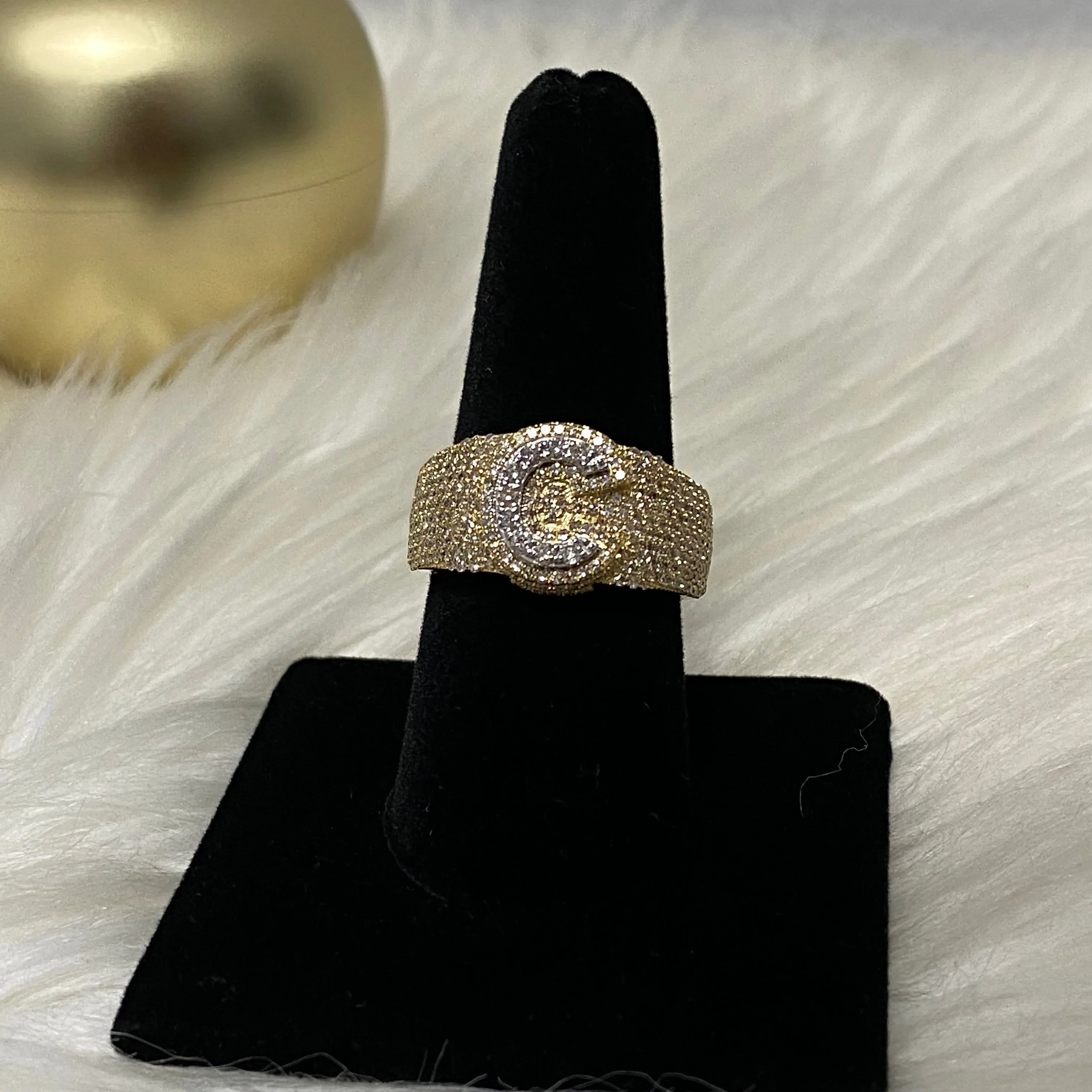 10K Yellow Gold Diamond Letter C Ring 1.47Ct Dia / 6.4gr / Size 9