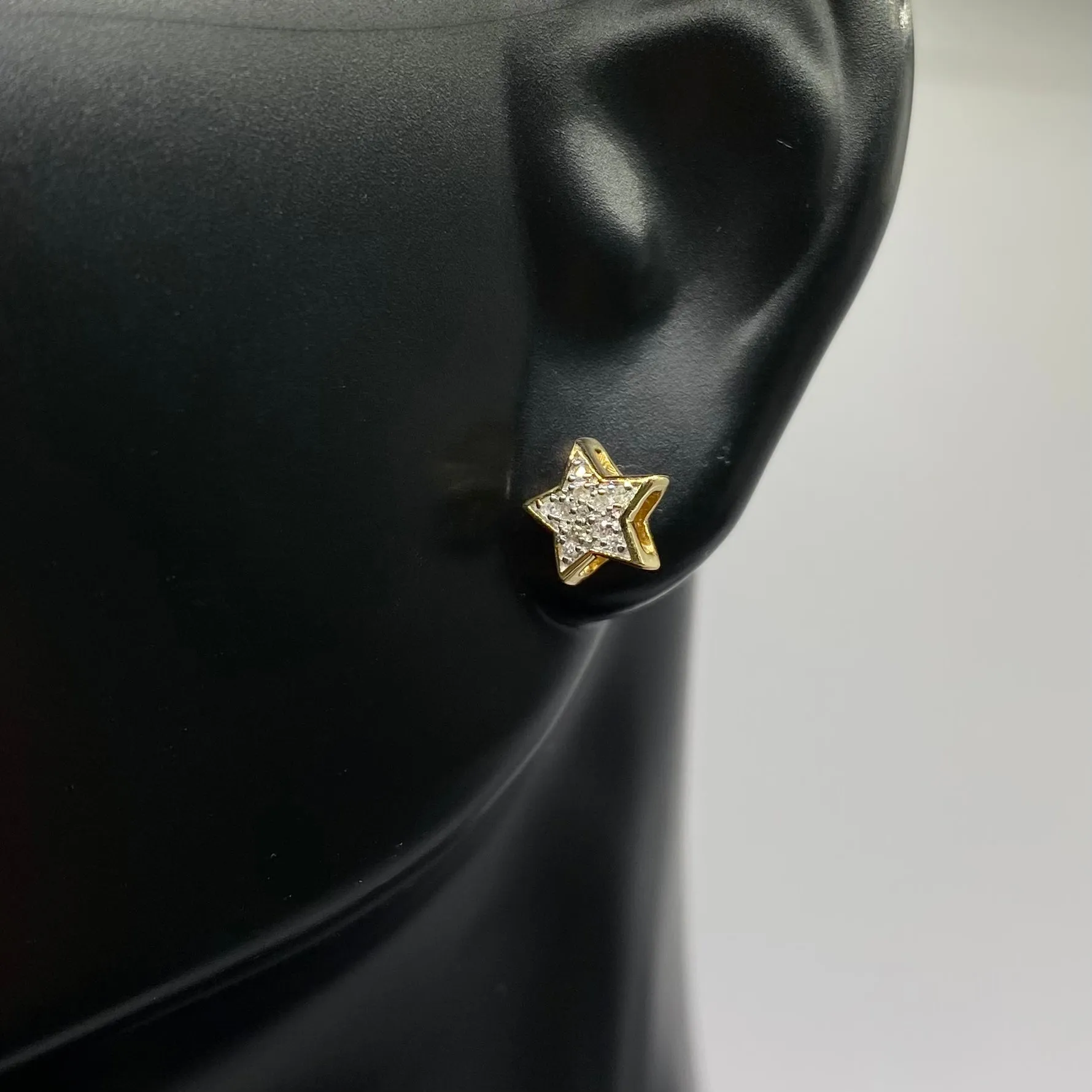 10K Yellow Gold Diamond Star Stud Earrings 0.06Ct / 1gr