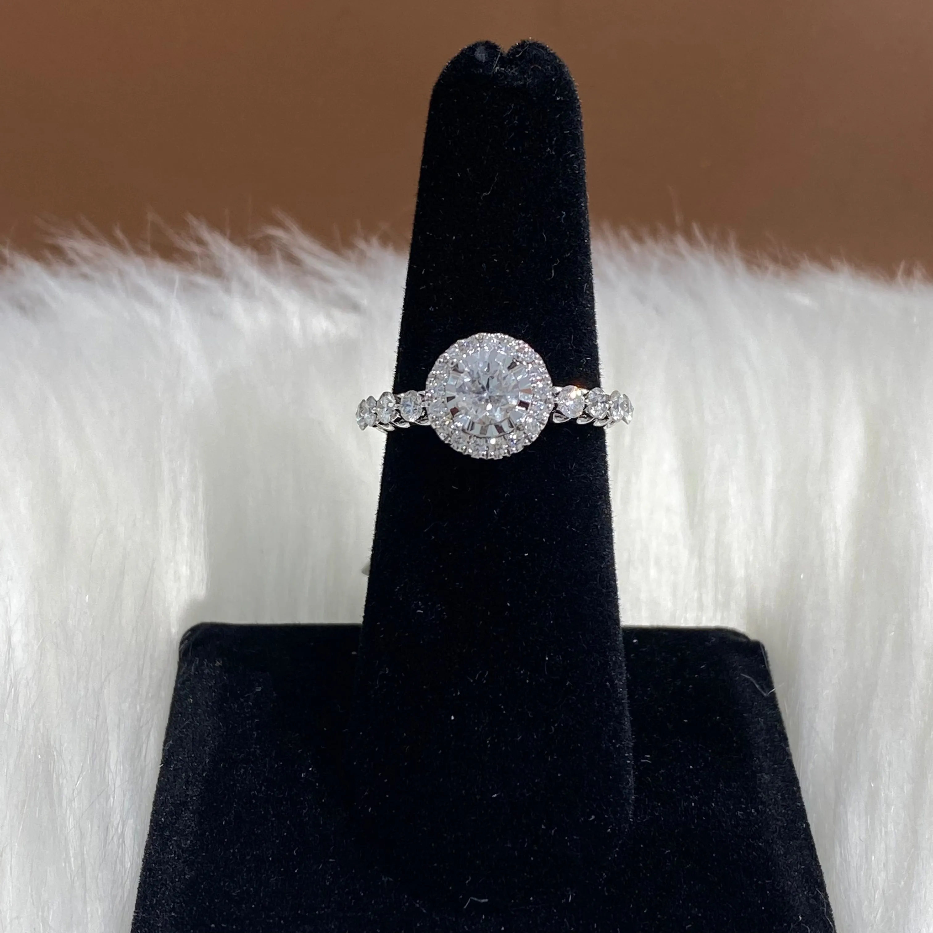 14K White Gold Diamond Luxury Engagement Ring 1.59Ct Dia / 3.1gr / Size 6