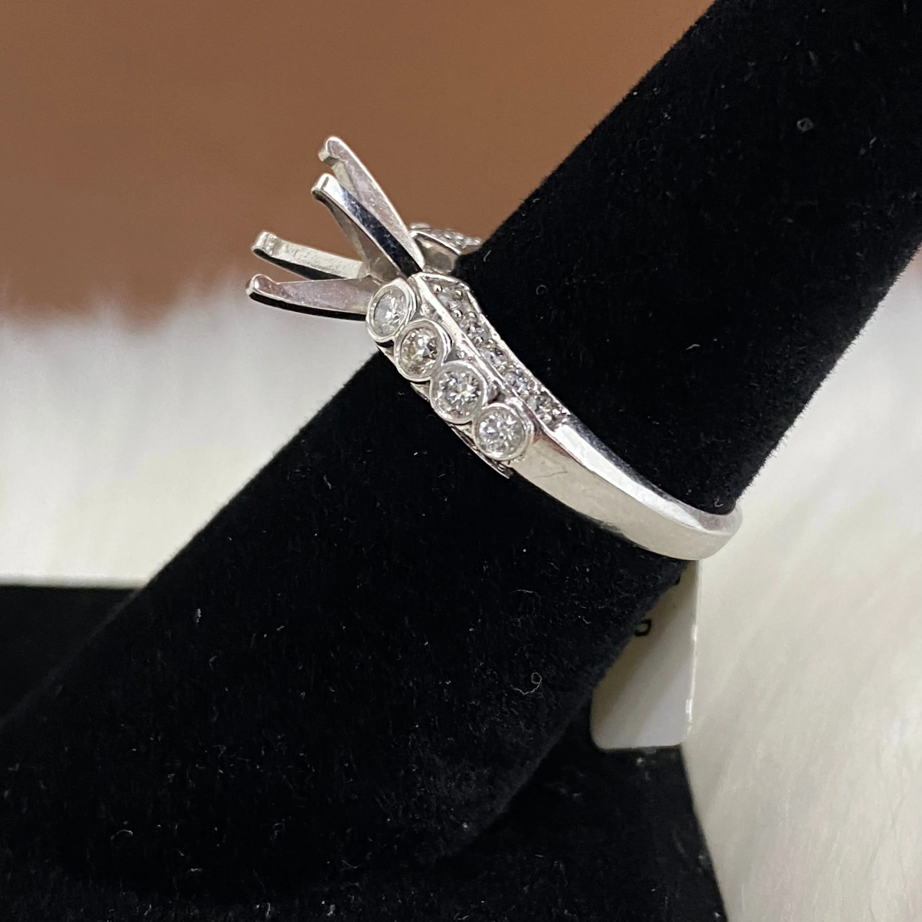 14K White Gold Diamond Luxury Wedding Setting No Stone Engagement Ring Ct Dia / 3.9gr / Size 7