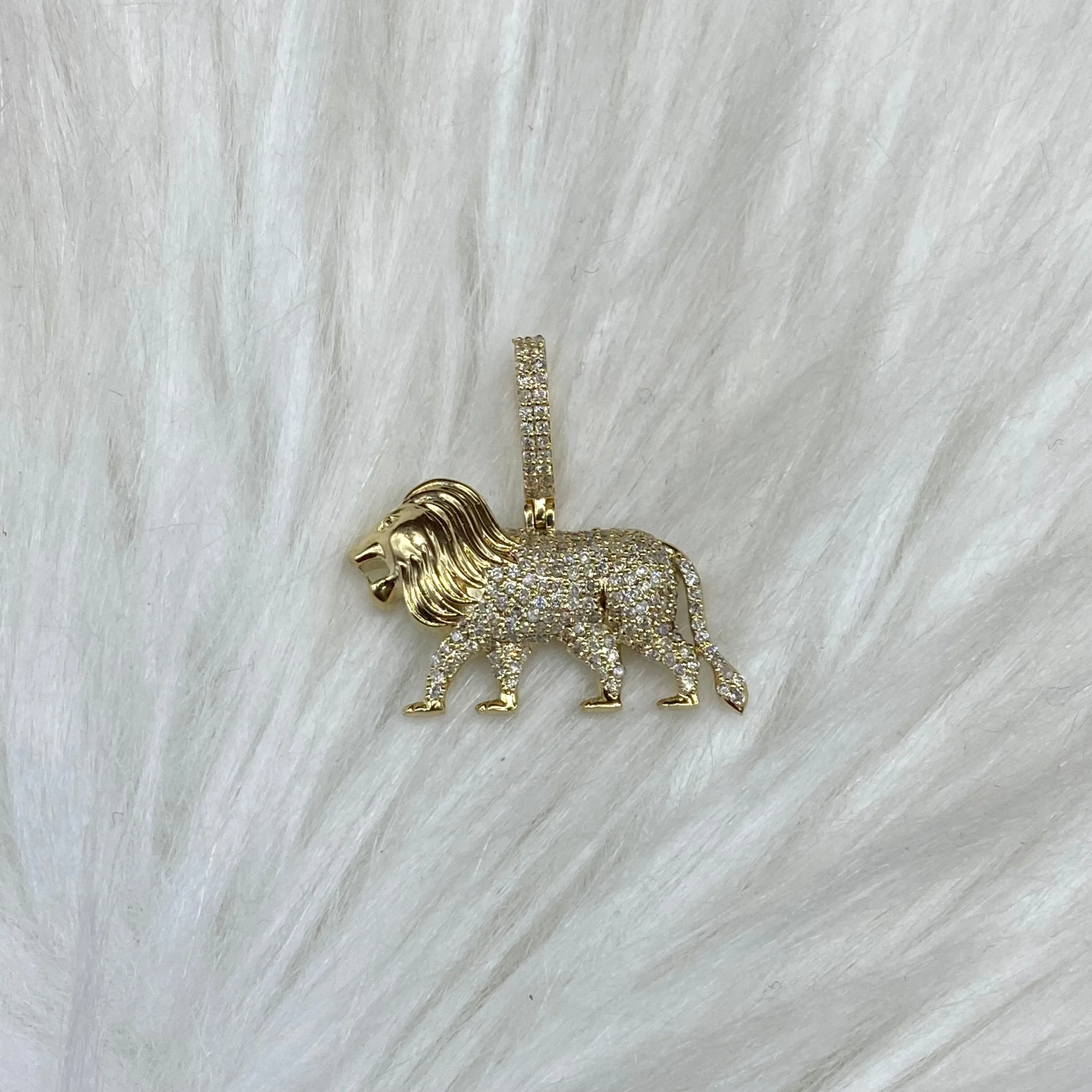 14K Yellow Gold Diamond Lion Pendant 0.60Ct Dia / 2.1gr