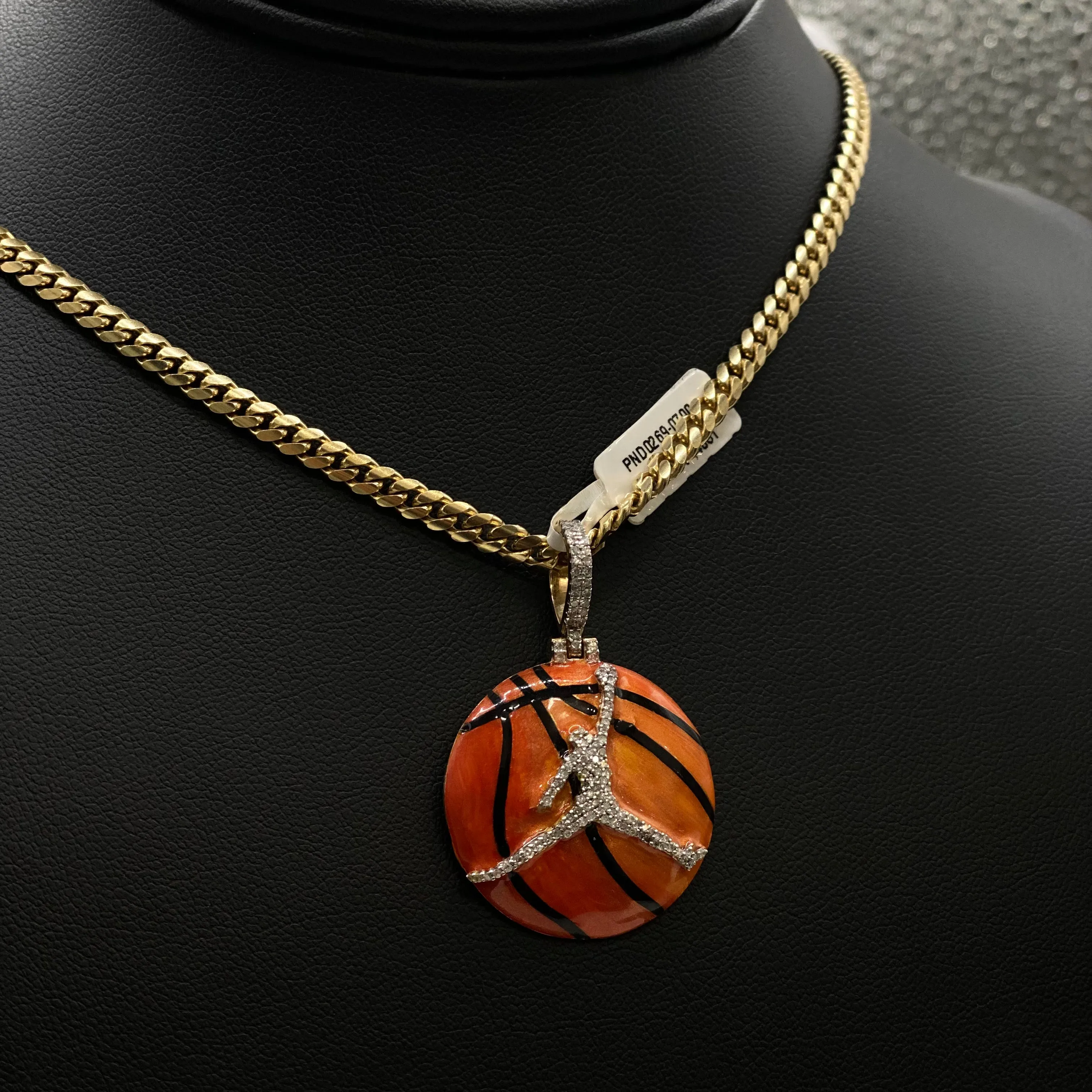 Basketball Pendant 10K Yellow Gold With Diamond / 0.40Ct Dia / 9.2gr