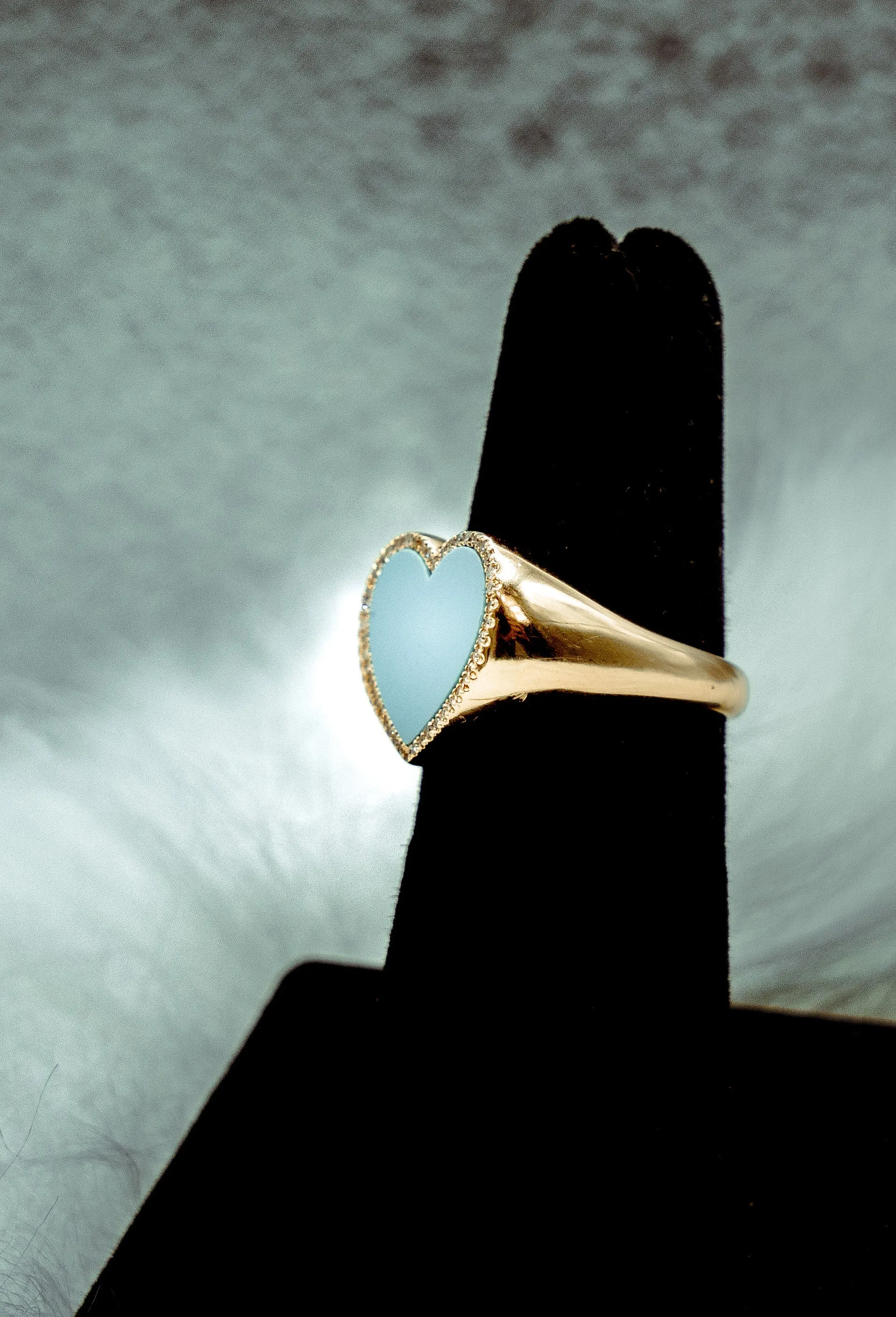 Blue Heart Ring 14K Yellow Gold With Diamonds / 6.2gr / Size 6