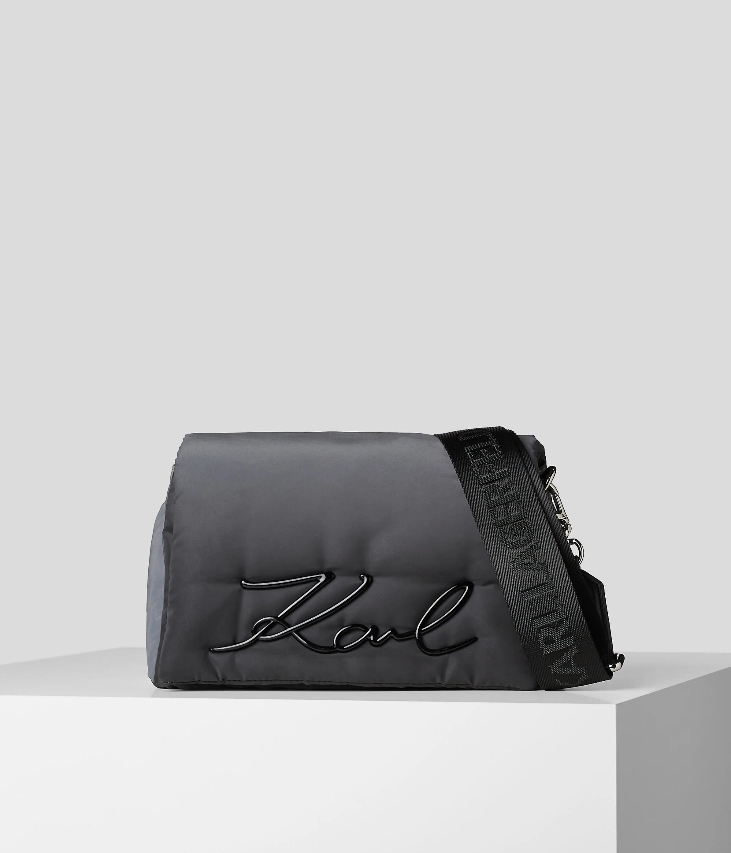 K/SIGNATURE SOFT DEGRADÉ SHOULDER BAG