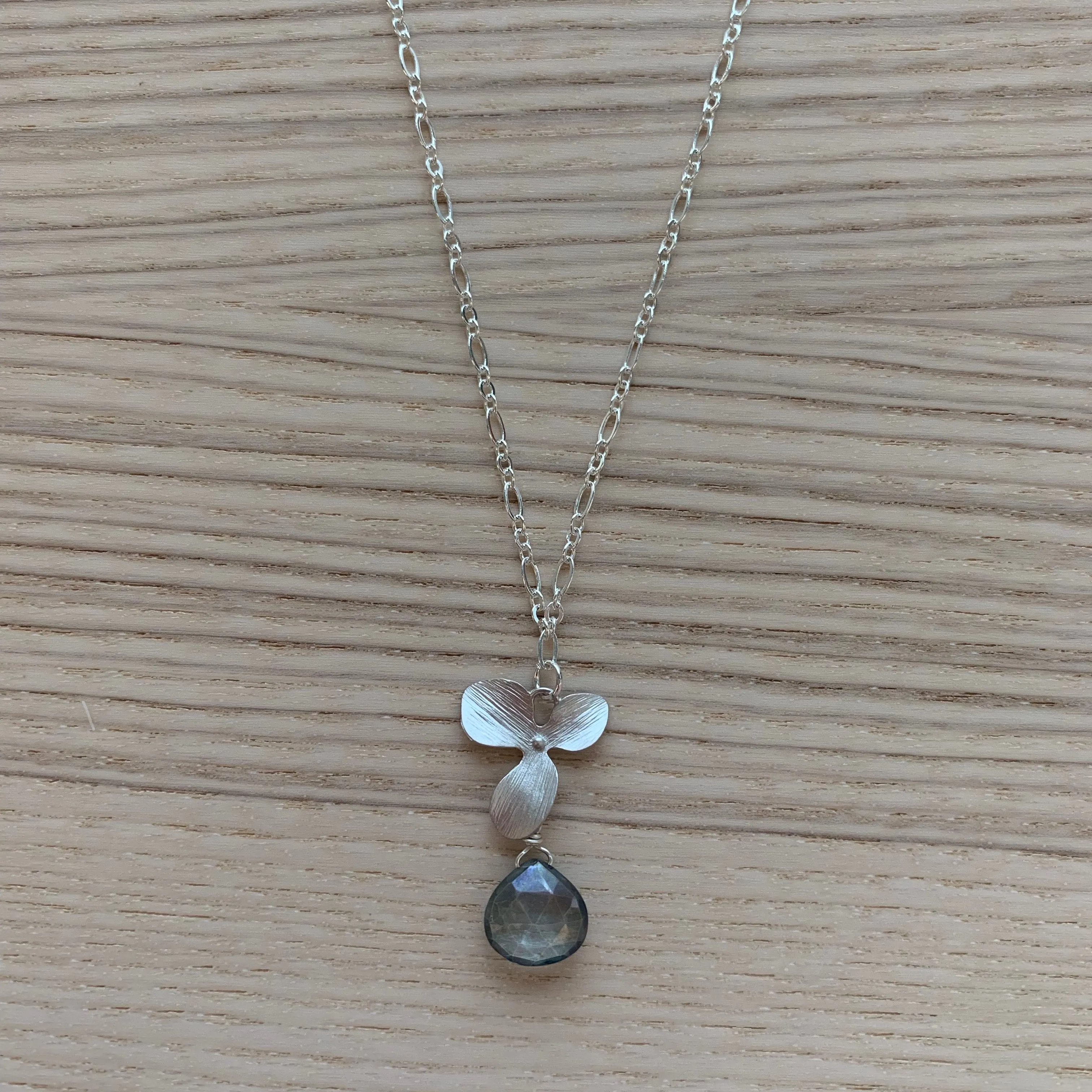 Silver Short Pendant Necklace