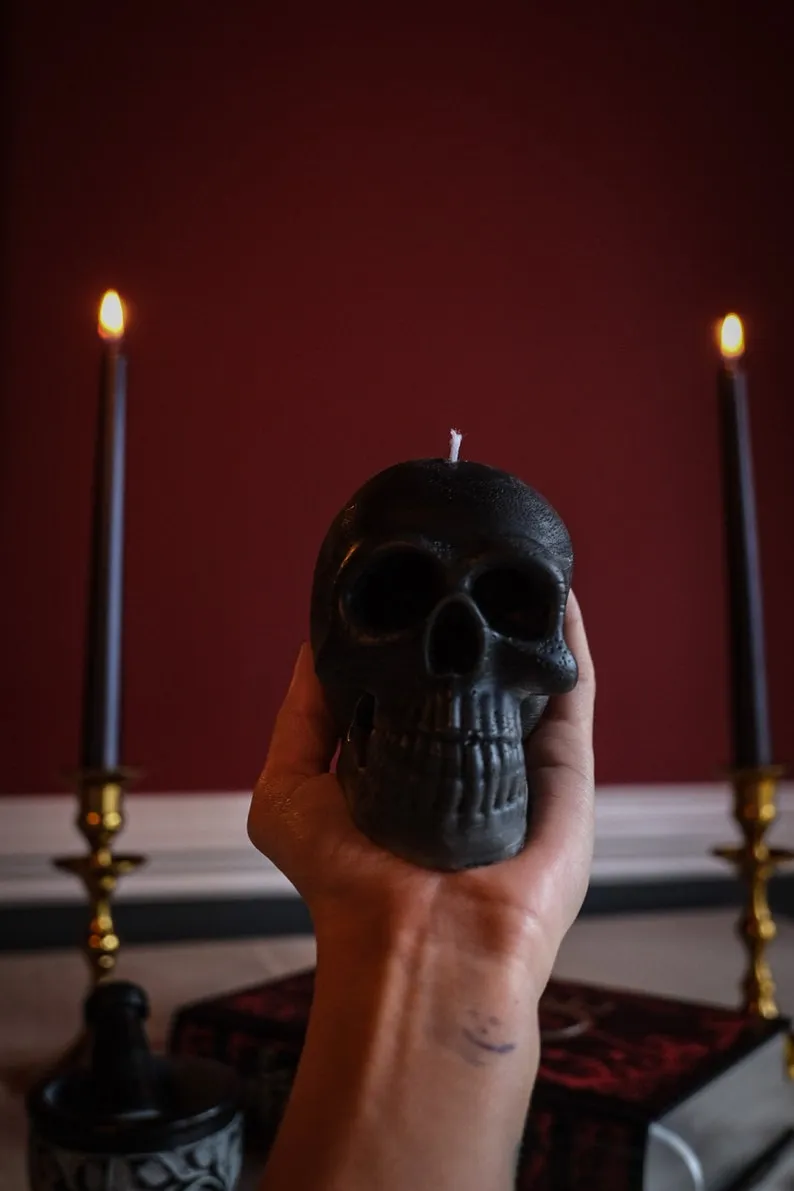 Skull Soy Wax  Candle,  Gothic Skull Candle, Unique Design, Spooky Halloween Decor, Dark Aesthetic Home Accessory, Alternative Candle Gift, Creepy Wax Sculpture, Unusual Home Decor, Gothic Gift Idea, Intricate Skull Detail, Handcrafted Candle Art