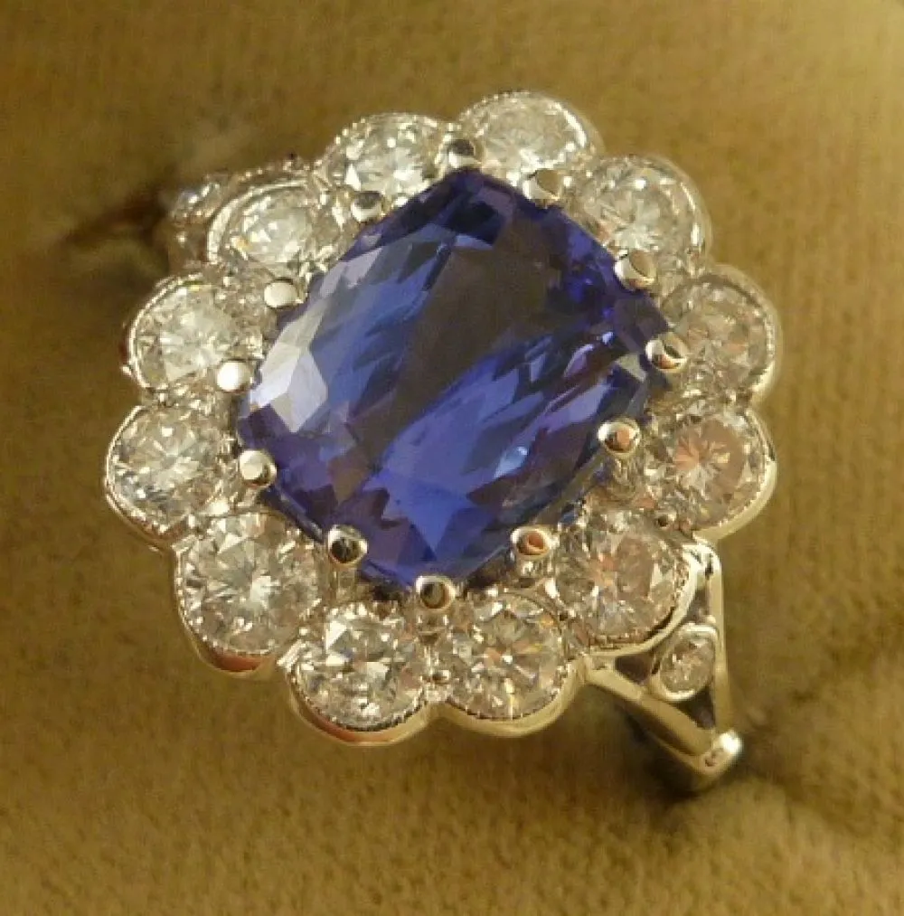 Spectacular 4Ct Tanzanite & 1.20Ct Old Cut Diamond Cluster 18Ct